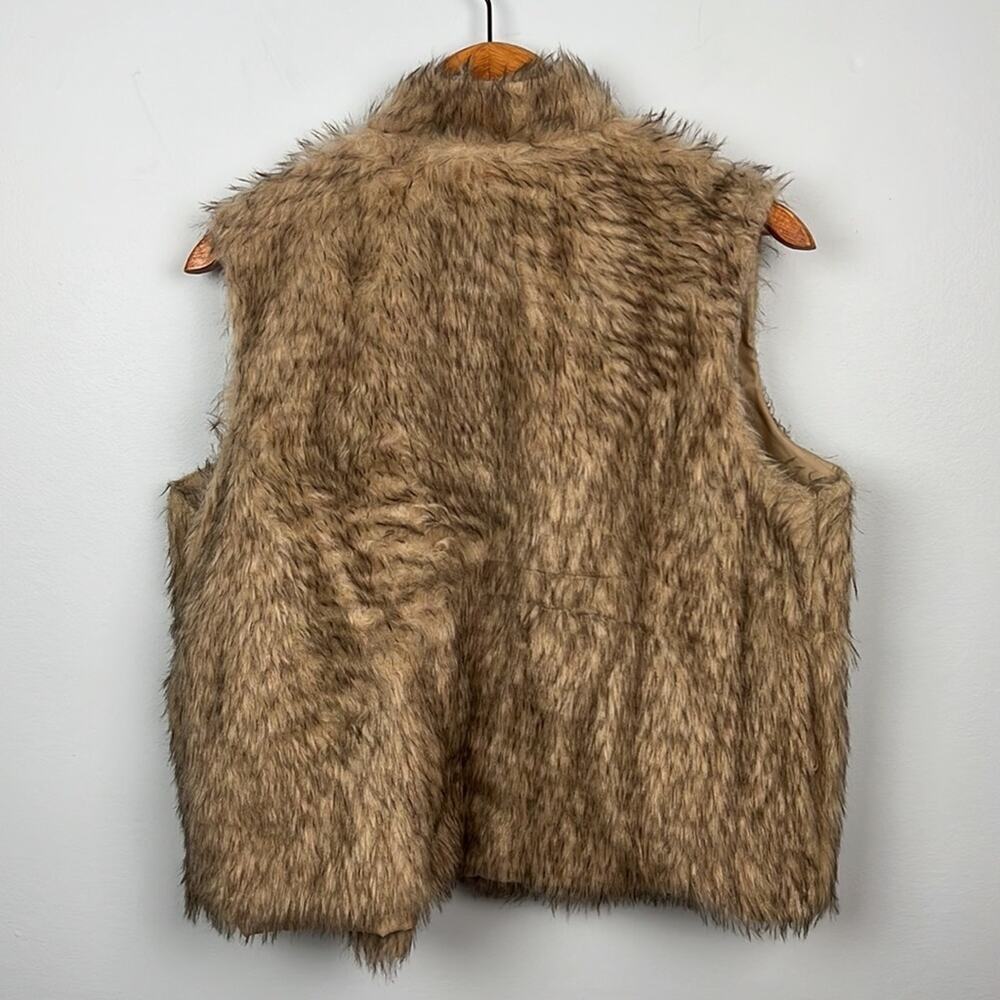 Special One by Rock International faux fur lined vest size medium - Picture 8 of 9